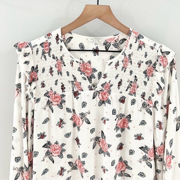 Lucky Brand Long Sleeve White Floral Smocked Blouse Size Small - Picture 2 of 5